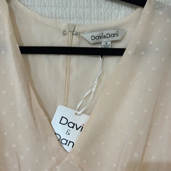 ! NWT DAVI & DANI Cream Sheer Polka Dot Long Sleeve V-Neck Dress ! - Picture 2 of 5